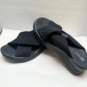 Women's Black Wedge Sandals 10M Comfort Slides Crisscross Straps Casual